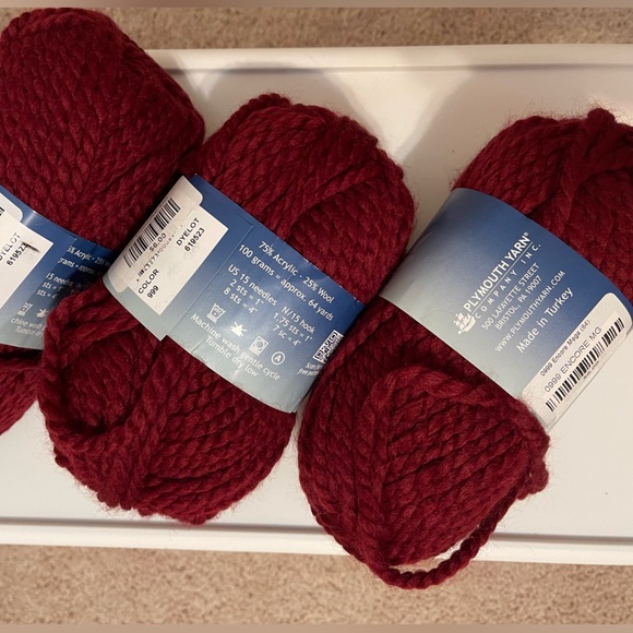 COPY - Plymouth Encore Mega yarn. Bulky and cozy! 🧶 - Picture 2 of 2